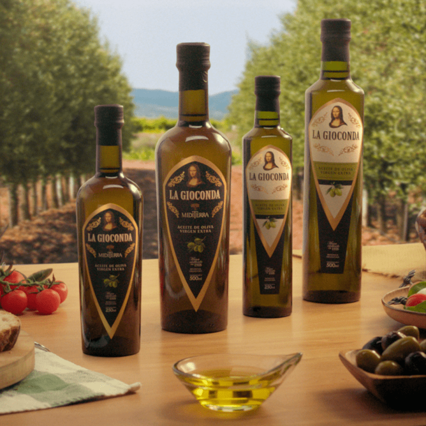 Los dos nuevos aceites de oliva virgen extra de La Gioconda sobre una mesa